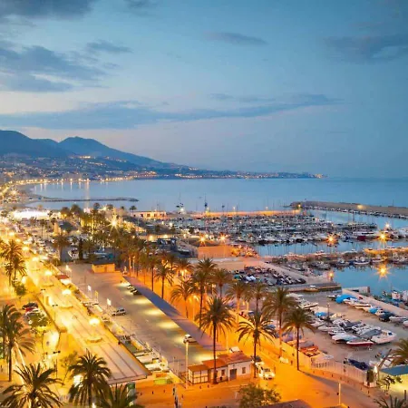 Boliches Ulises By Alfresco * フエンヒロラ